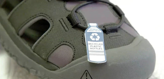 Schoenen van plastic afval